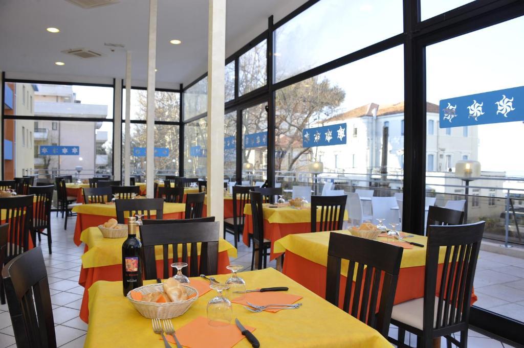 Hotel Fantasy Rimini Luaran gambar